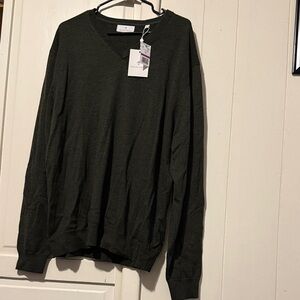 Men's V-Neck Sweater - Dark Green